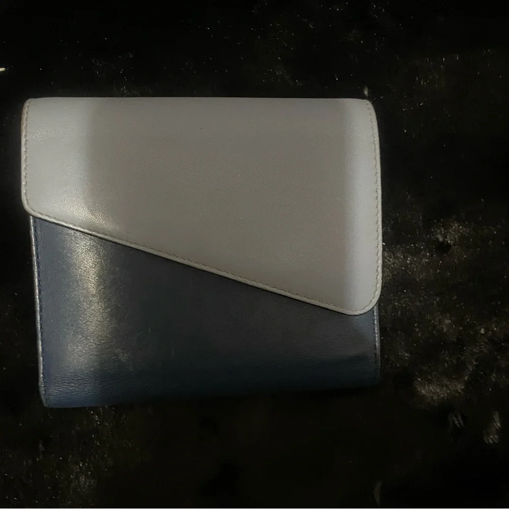 DIOR Diorissimo leather wallet Navy in light blue.